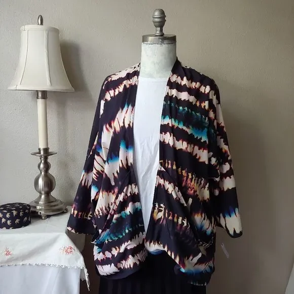 Lucy Activewear Unhindered Wrap Multi Fire Dance - Picture 3 of 15